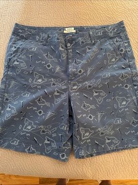 📌L.L. Bean 18M Blue  Casio Bay Island-Print Flat Front Shorts
